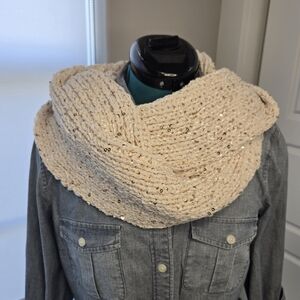 BETSEY JOHNSON CREAM TAN CHUNKY INFINITY SCARF GOLD SEQUINS SPARKLE WOMEN OS